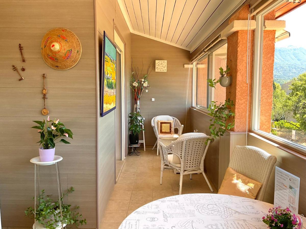Chambres D'Hotes Les Noisetiers Digne-les-Bains Eksteriør bilde