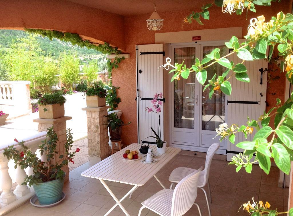 Chambres D'Hotes Les Noisetiers Digne-les-Bains Rom bilde